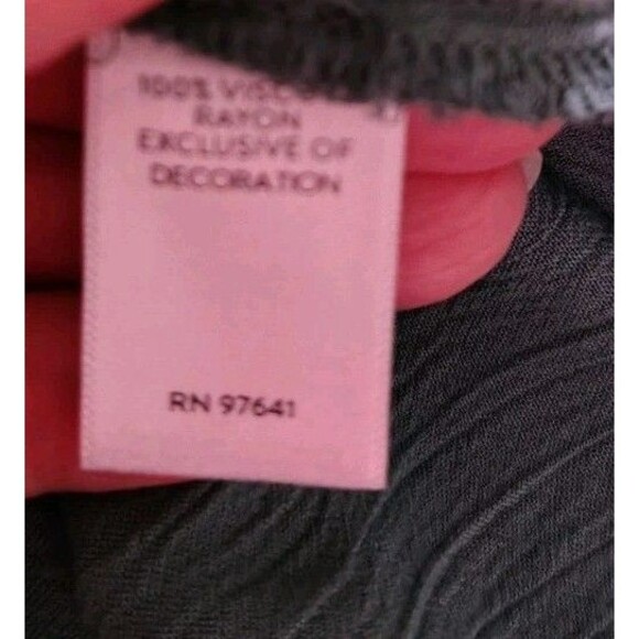 J. Jill Blouse Size M Petite Button Green Pleaded Embroidery 3/4 Sleeve Rayon - Picture 9 of 10